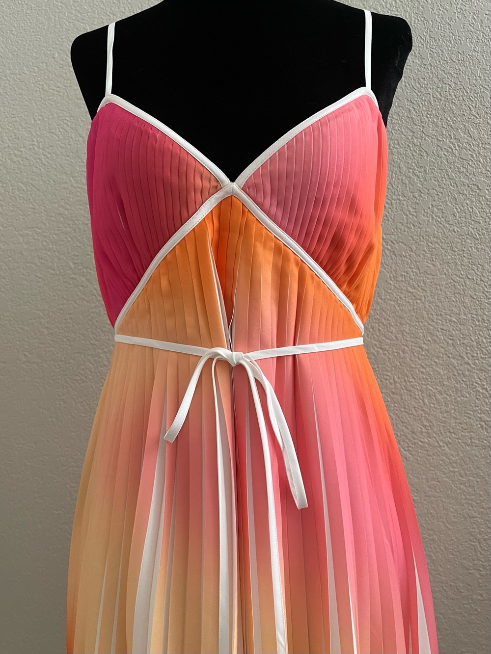HALSTON Mollie Dress In Pleated Print - Picture 6 of 14